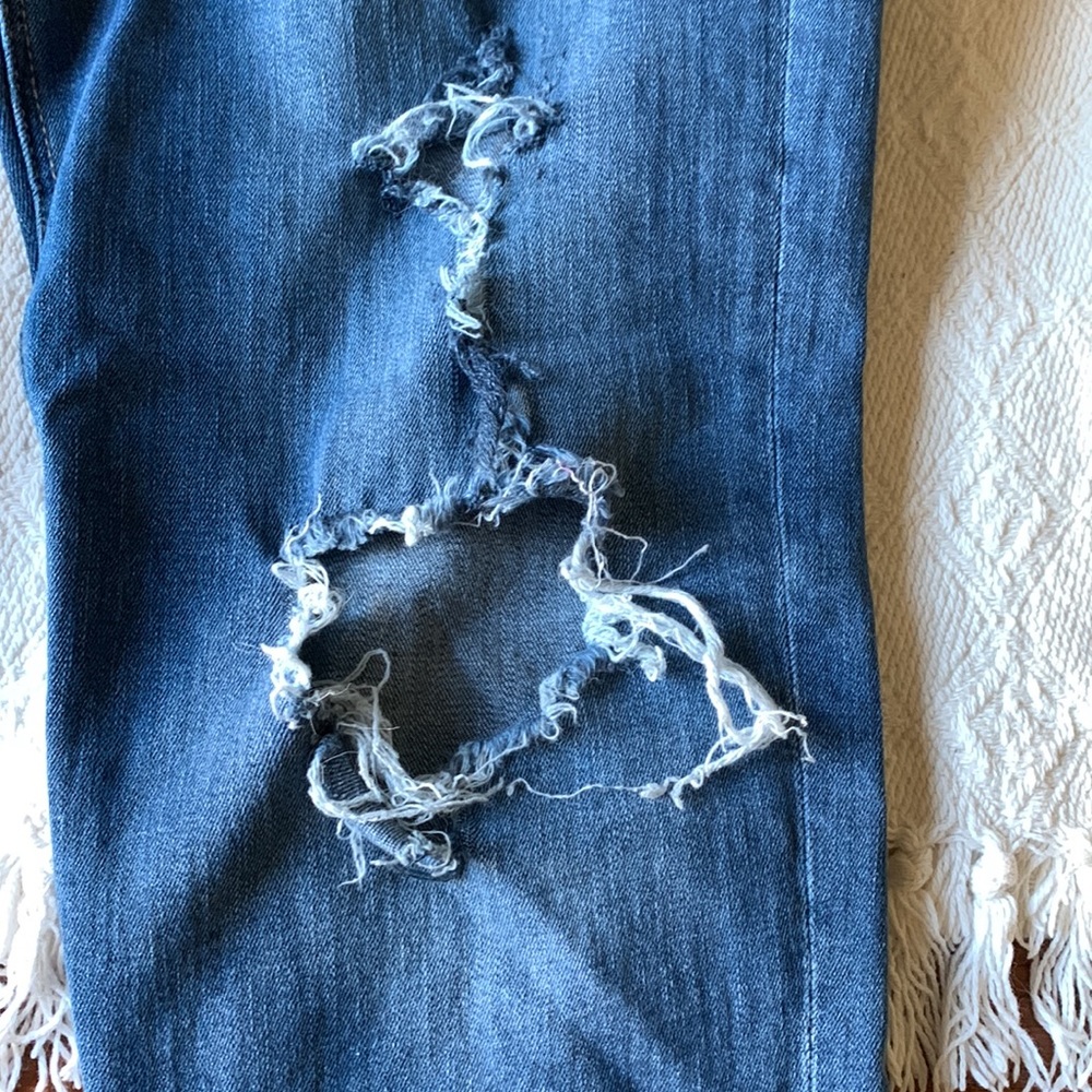 Distressed Jeans - - Picture 2 of 5